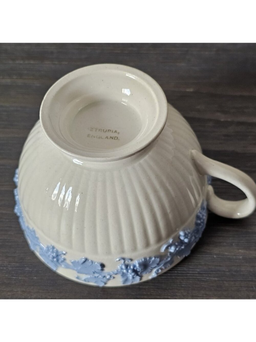 Wedgwood Edme Queensware Blue Raised Grapes Teacup 2.5" vintage grapevine garlan - Picture 12 of 12